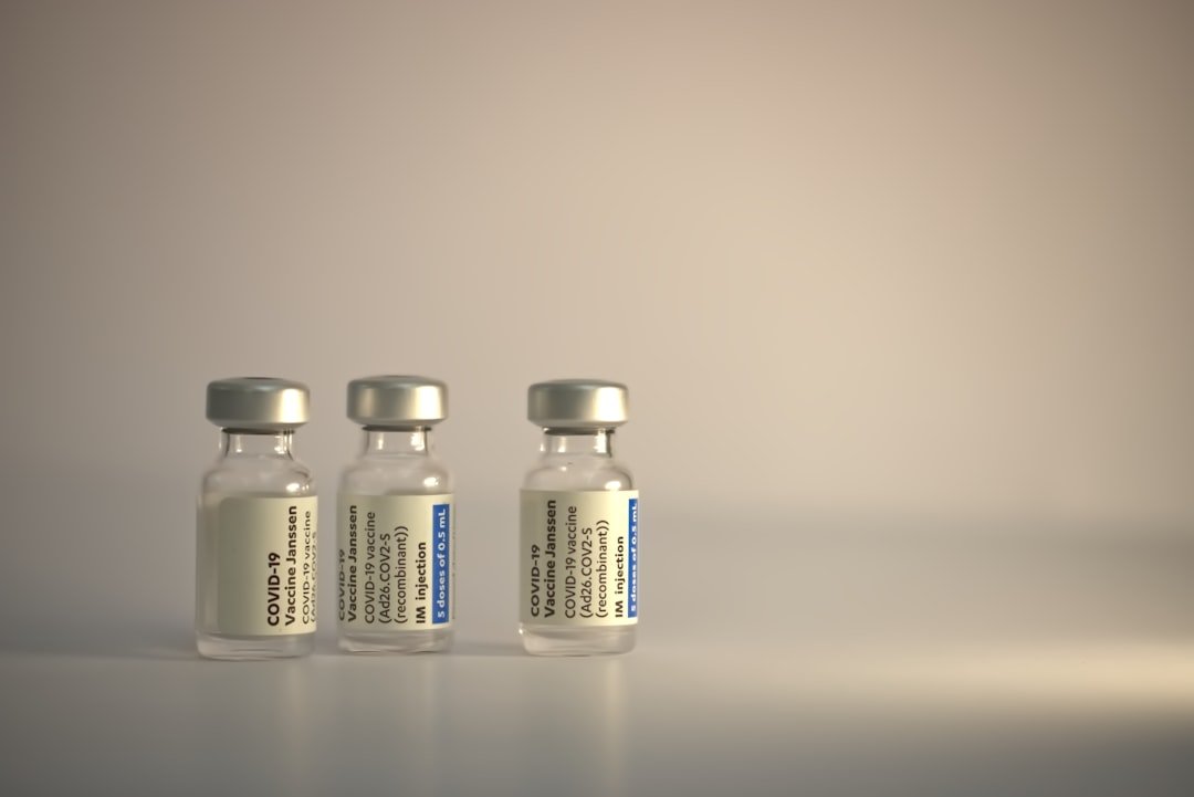 découvrez l'importance des vaccins pour adultes afin de protéger votre santé tout au long de la vie. informations sur les vaccins recommandés et les calendriers de vaccination.