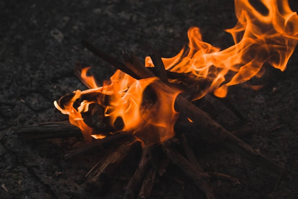 découvrez le parcours inspirant d'un survivant de brûlures, surmontant les défis avec courage et résilience.