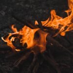 découvrez le parcours inspirant d'un survivant de brûlures, surmontant les défis avec courage et résilience.