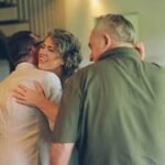 découvrez comment les soins palliatifs peuvent apporter de la joie et du réconfort aux patients et à leurs proches en améliorant la qualité de vie malgré la maladie.