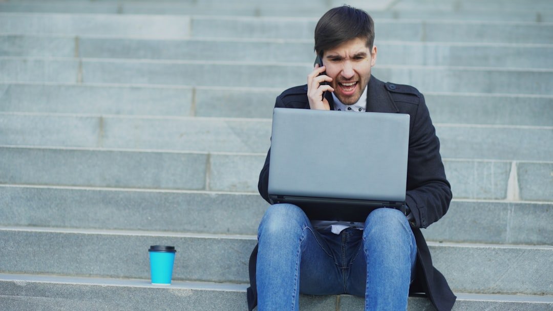 découvrez comment aborder et gérer efficacement les conversations difficiles pour améliorer la communication et résoudre les conflits avec confiance.