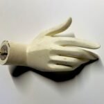 découvrez tout sur la transplantation de main, une intervention chirurgicale complexe visant à restaurer la fonction et l'apparence après une perte de membre.