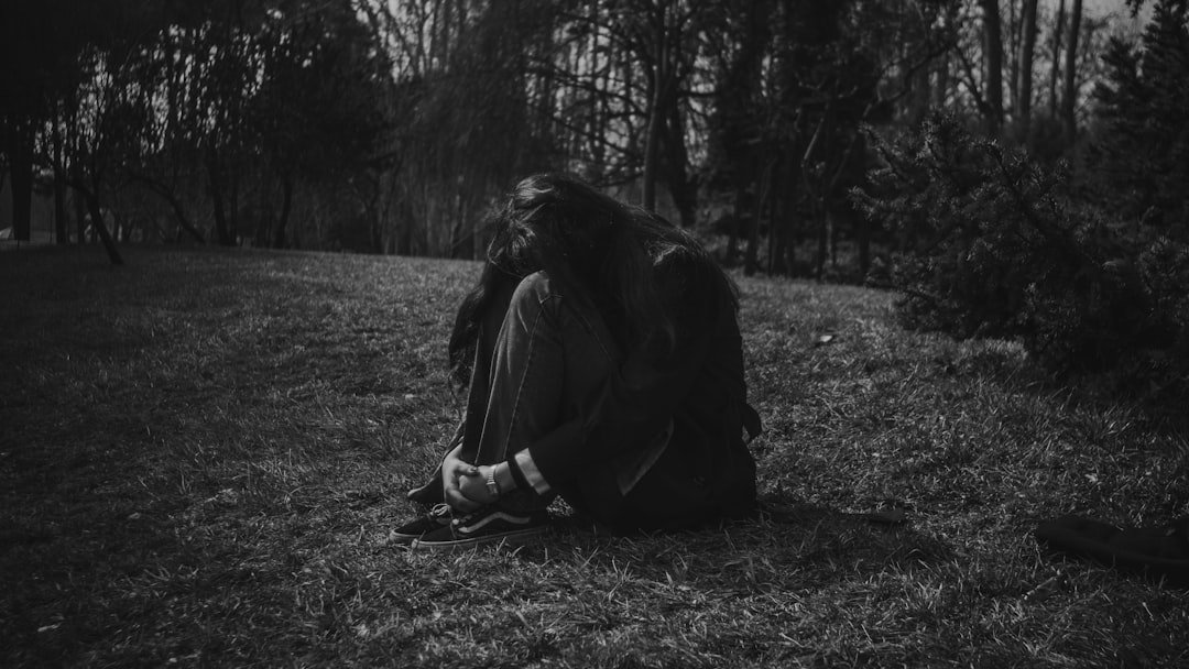 découvrez les enjeux de la crise de santé mentale, ses causes, ses conséquences et les solutions pour mieux comprendre et soutenir les personnes concernées.