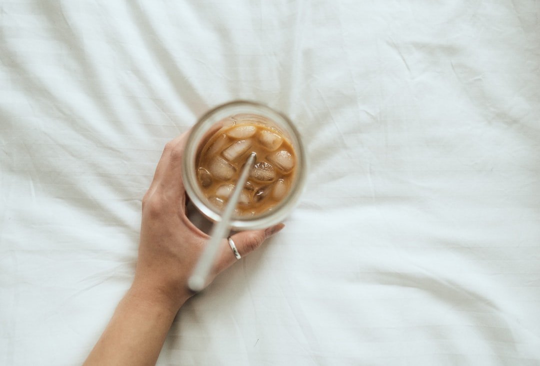 découvrez les idées reçues sur les smoothies du matin et leurs bienfaits pour la santé. décryptez les vérités et les mythes pour bien commencer votre journée.