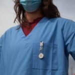 découvrez le rôle du nurse navigator, un professionnel infirmier dédié à accompagner et guider les patients tout au long de leur parcours de soins pour une prise en charge optimale.