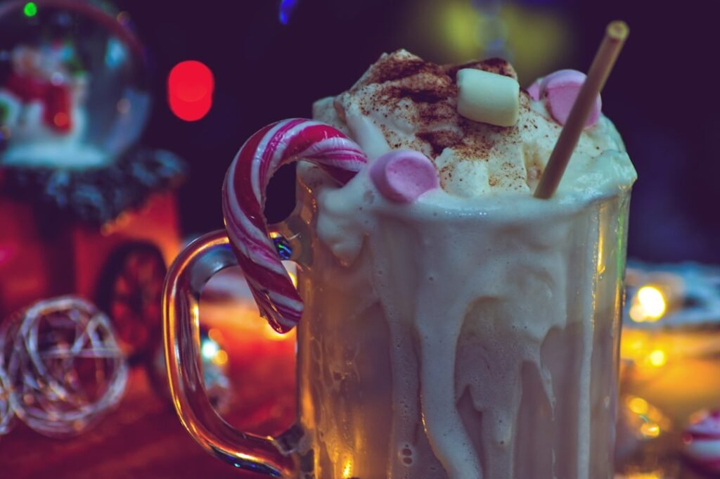 découvrez notre chocolat chaud à la menthe poivrée, une boisson réconfortante et gourmande parfaite pour les froides journées d'hiver.