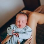 conseils et astuces pour un allaitement réussi, favorisant le bien-être de la maman et du bébé.