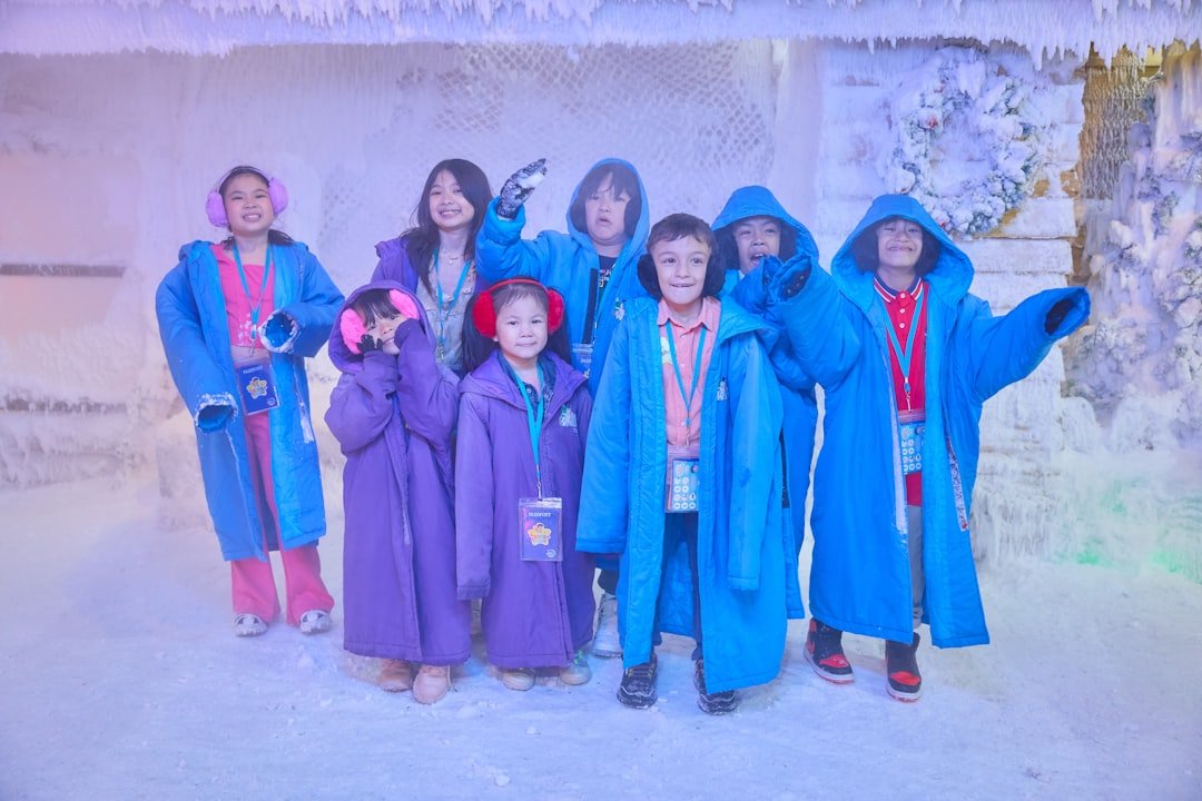 découvrez des activités d'intérieur amusantes et créatives pour profiter de l'hiver au chaud, idéales pour toute la famille.