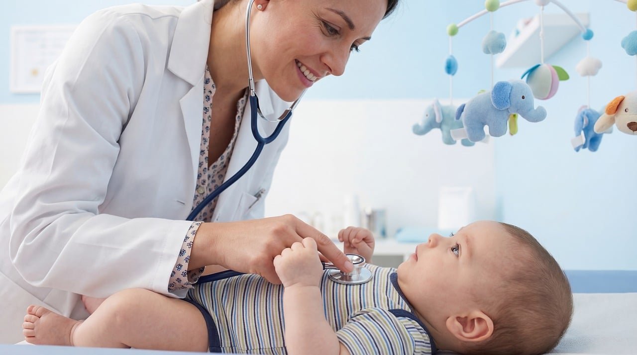 découvrez les éléments essentiels pour assurer la sécurité de la chambre de bébé, garantissant un environnement sûr et confortable pour votre tout-petit.