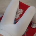 découvrez des étirements efficaces à faire à la maison pour améliorer votre souplesse, réduire les tensions musculaires et optimiser vos séances d'entraînement à domicile.