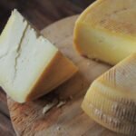 découvrez comment débuter l'introduction des aliments solides pour votre bébé en toute sécurité et harmonie, avec des conseils pratiques et adaptés à chaque étape.