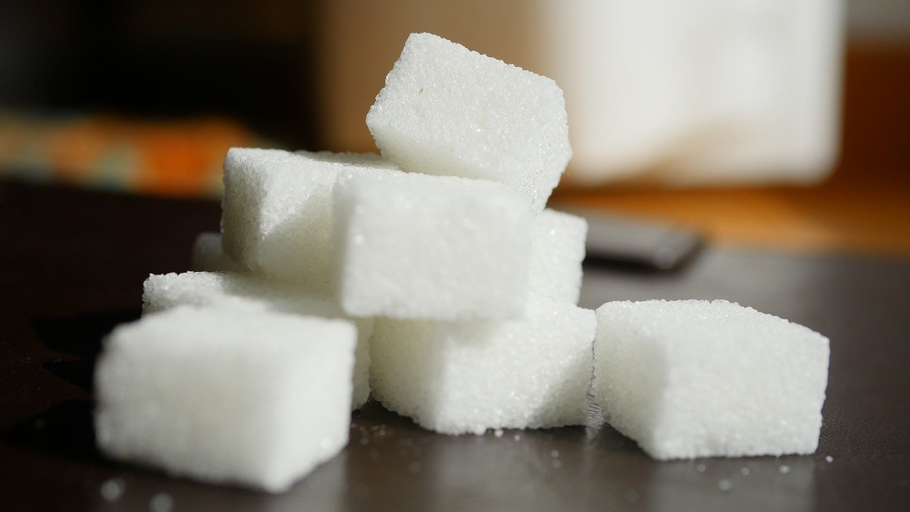 découvrez tout sur le sucre : ses types, utilisations culinaires, effets sur la santé et alternatives naturelles pour un mode de vie équilibré.